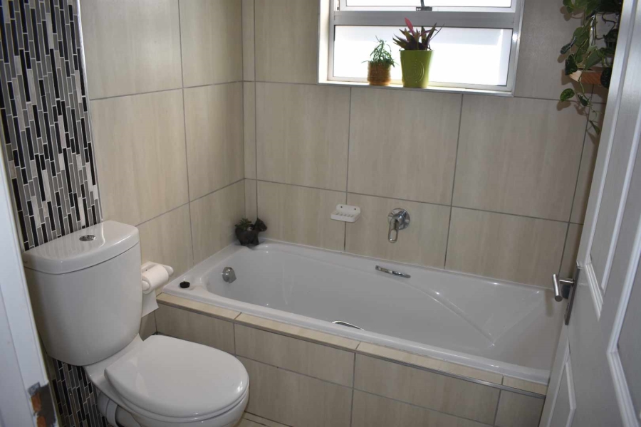 3 Bedroom Property for Sale in Nahoon Valley Park Eastern Cape